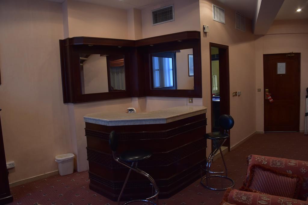 Al Bastaki International Hotel クウェート エクステリア 写真