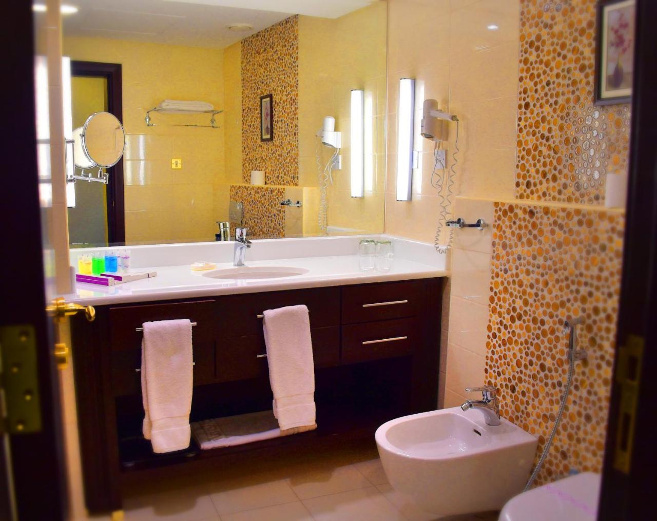Al Bastaki International Hotel クウェート エクステリア 写真
